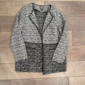 CHICOS WOMENS BLACK AND GRAY SIZE SMALL (CHICO'S 1) CARDIGAN SWEATER